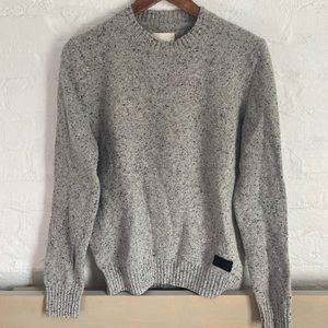 Men’s Deus ex machina sweater.